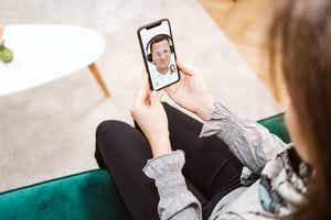 Der Generali liegt als Lifetime Partner die Gesundheit ihrer KundInnen sehr am Herzen. In Kooperation mit drd doctors online hat sie daher einen neuen telemedizinischen Service gestartet. Über die „Meine Generali App“ können alle Generali KundInnen die drd HausärztInnen ab sofort per Videotelefonie konsultieren (Foto: drd doctors online).