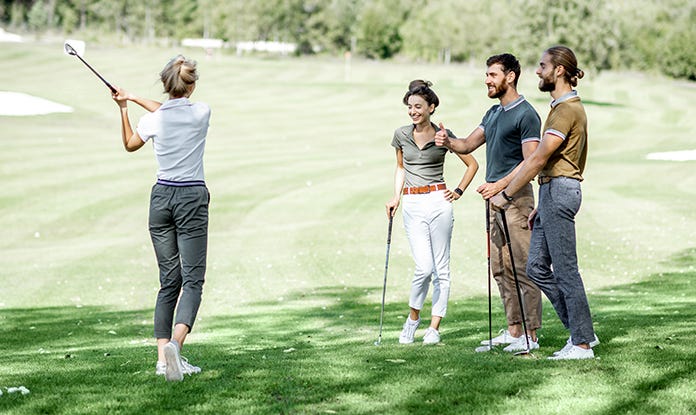 privathaftpflicht-freunde-beim-golf-spielen-teaser.jpg