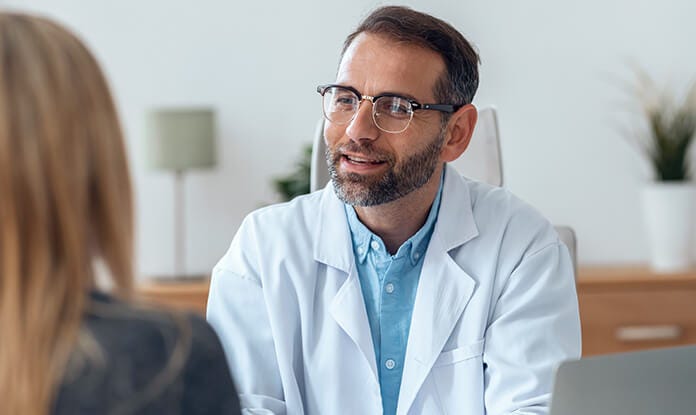 privatarzt-krankengespräch-mit-arzt-teaser.jpg